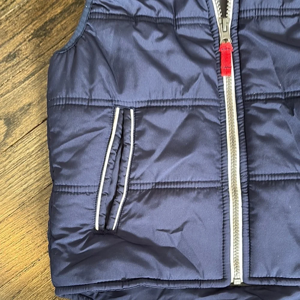 Kids Navy Puffer Vest with Zipper (size 5)